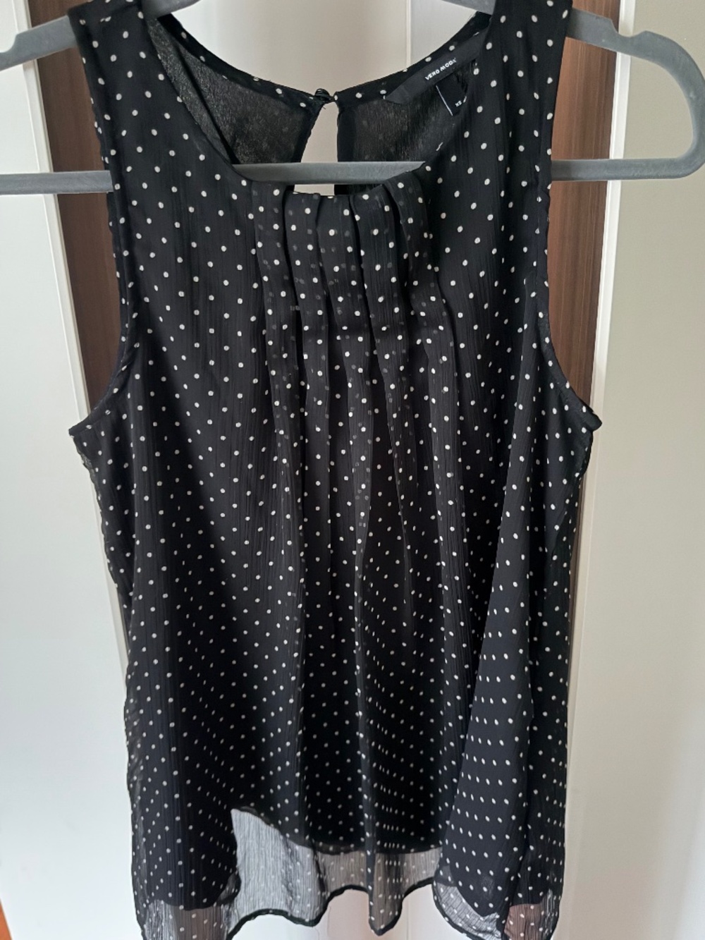 Vero Moda Black Polka Dot Sleeveless Blouse – XS